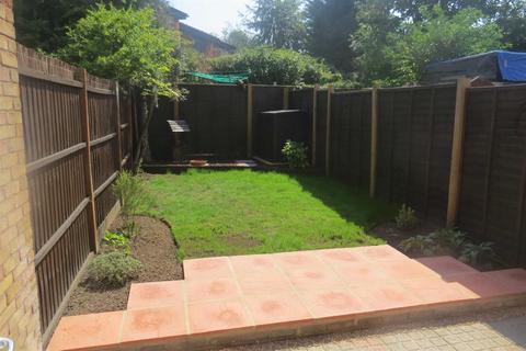 2 bedroom terraced house to rent, Buttermere Road, Orpington