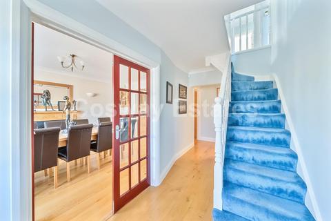 5 bedroom detached house for sale, Tretawn Gardens, Mill Hill, NW7