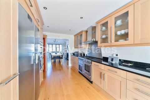 5 bedroom detached house for sale, Tretawn Gardens, Mill Hill, NW7