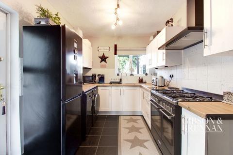 2 bedroom semi-detached house for sale, Ashingdon Road, Rochford, SS4