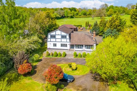 3 bedroom detached house for sale, Reynards Road, Welwyn, Hertfordshire, AL6