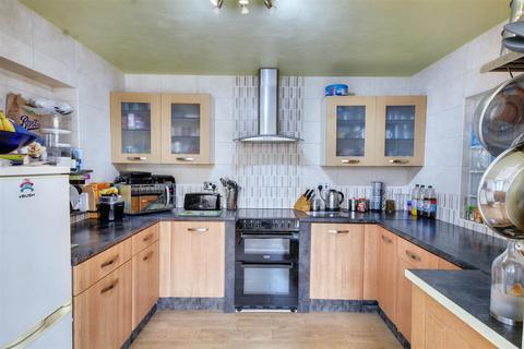 4 bedroom detached house for sale, Elmtree Road, Calverton, Nottingham