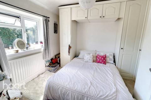 3 bedroom end of terrace house for sale, Croxdale Road, Borehamwood