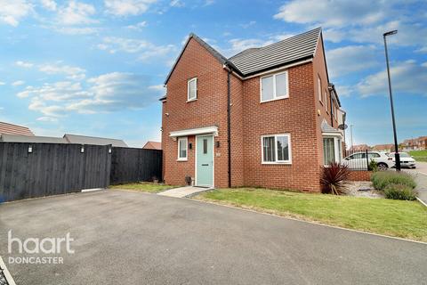 3 bedroom detached house for sale, Creek Drive, Woodlands, Doncaster