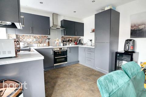 11 Creek Drive, Woodlands, Doncaster, DN6 7FP