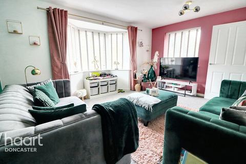 11 Creek Drive, Woodlands, Doncaster, DN6 7FP
