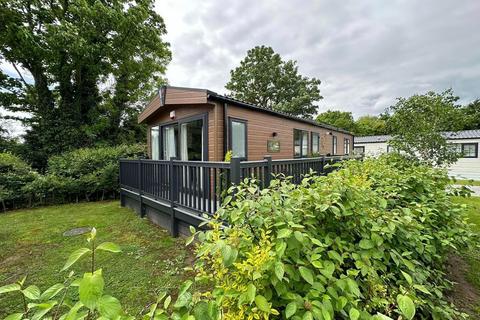 2 bedroom lodge for sale, Dog lane Tarporley