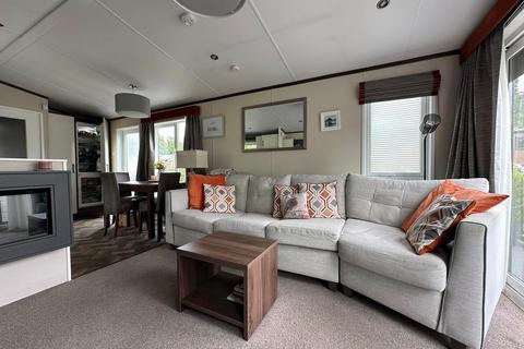 2 bedroom lodge for sale, Dog lane Tarporley