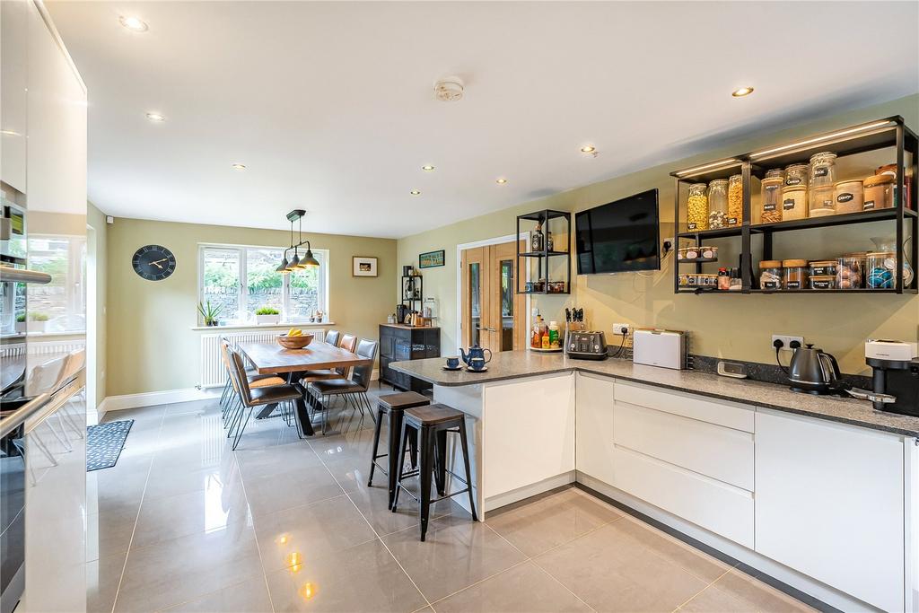 Kitchen/Dining Area