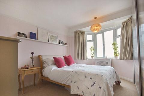 1 bedroom apartment for sale, Streatham High Road, London SW16