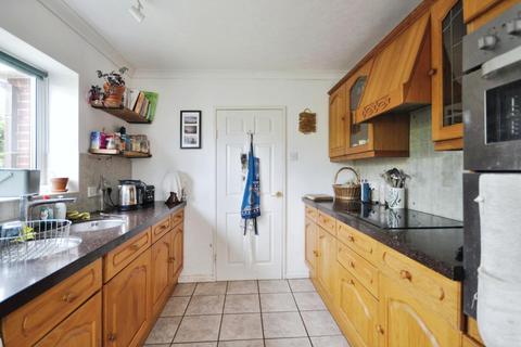 3 bedroom house for sale, Newport Road, Exeter