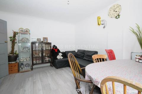 4 bedroom terraced house for sale, Claremont Avenue, New Malden