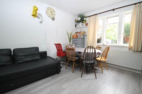 4 bedroom terraced house for sale, Claremont Avenue, New Malden