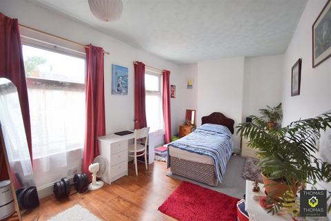 81 Linden Road, Gloucester, GL1 5HB