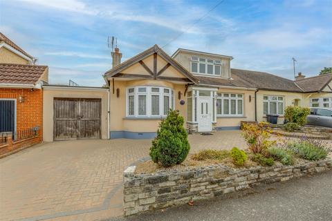 3 bedroom chalet for sale, HADLEIGH PARK AVENUE, Benfleet