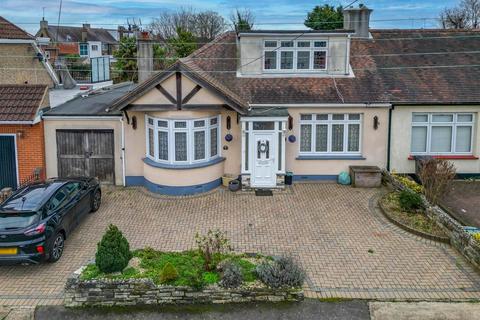 3 bedroom chalet for sale, HADLEIGH PARK AVENUE, Benfleet