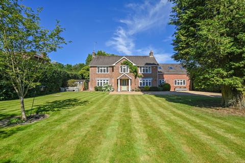 5 bedroom detached house for sale, Rowan House, South Town Road, Medstead