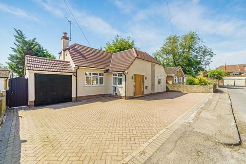 4 bedroom chalet for sale, Ballards Green, Burgh Heath, Tadworth