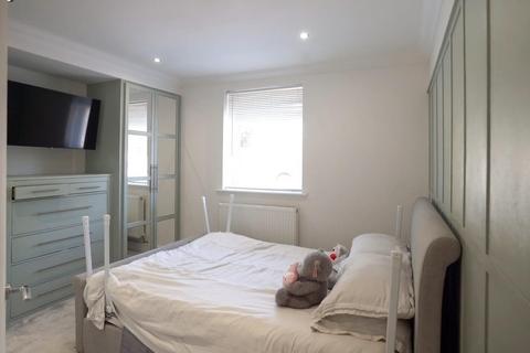 4 Ballards Green, Burgh Heath, Tadworth, KT20 6DA