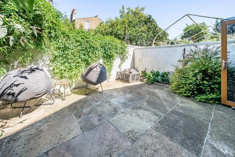 3 bedroom flat for sale, Tooting Bec Road, Balham