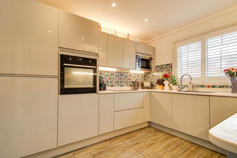 9 Boughey Place, Lewes, BN7 2EN