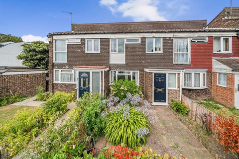 123 Sydney Road, London, SE2 9RY