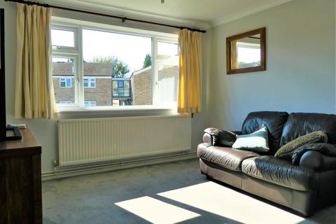 2 bedroom flat to rent, 19 Cherwell Banks