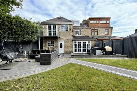 6 bedroom semi-detached house for sale, Hollybank Road, Bradford BD7