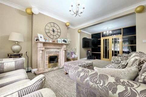 6 bedroom semi-detached house for sale, Hollybank Road, Bradford BD7