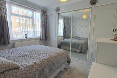 33 Warfield Road, Feltham, TW14 8AD