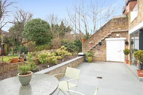 3 bedroom flat to rent, Fawley Road, West Hampstead NW6