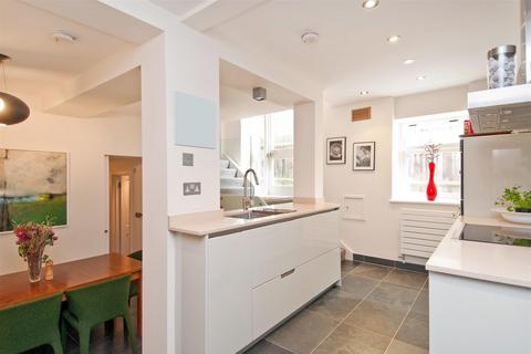 3 bedroom flat to rent, Fawley Road, West Hampstead NW6