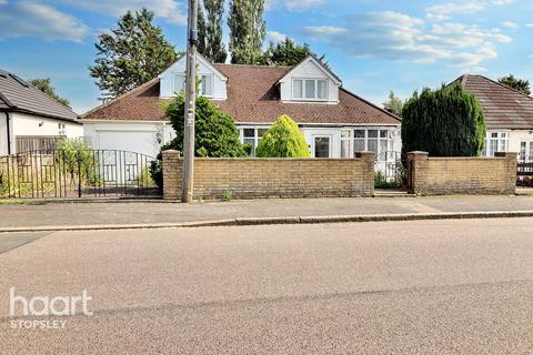 4 bedroom detached bungalow for sale, Mixes Hill Road, Luton