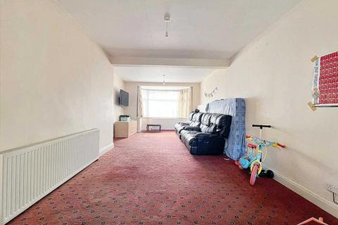 4 bedroom end of terrace house for sale, Bridgewater Gardens, Edgware