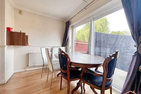 4 bedroom end of terrace house for sale, Bridgewater Gardens, Edgware