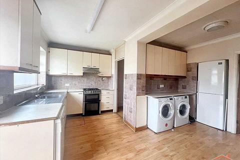 4 bedroom end of terrace house for sale, Bridgewater Gardens, Edgware