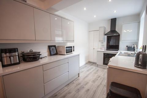 2 bedroom end of terrace house for sale, Ironstone Road, Burntwood, WS7 1NB