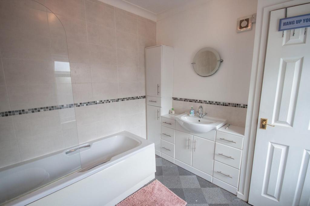 Ensuite bathroom