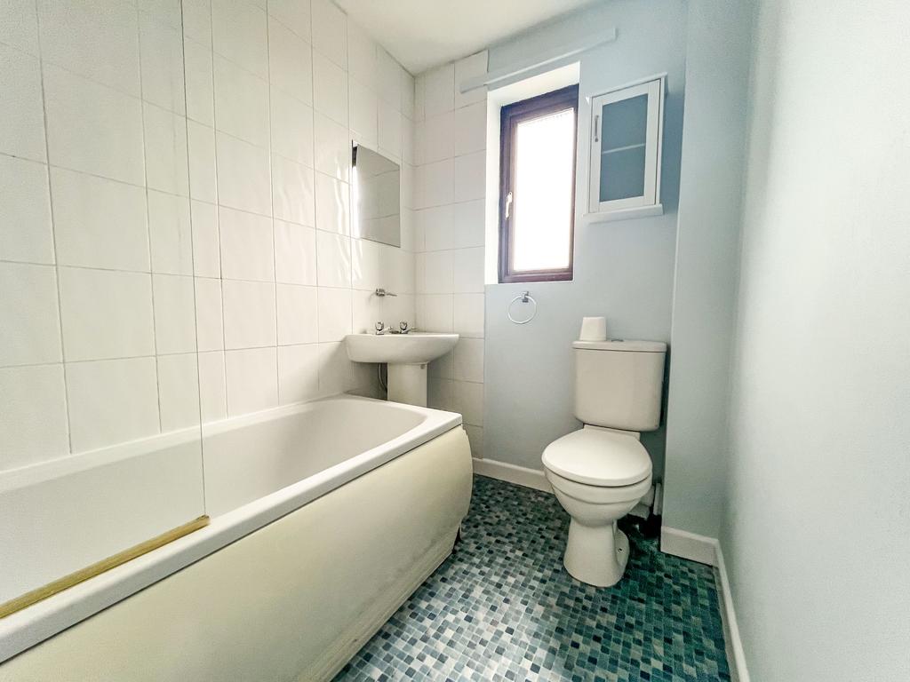 Bathroom.JPG