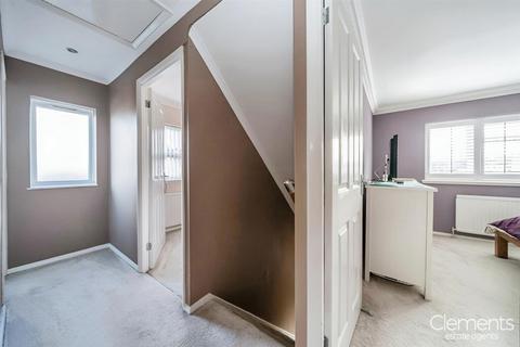 174 Boxted Road, Hemel Hempstead, HP1 2QT