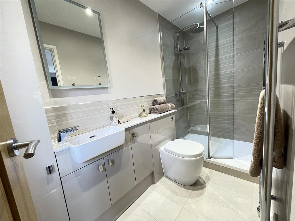 Ensuite shower room