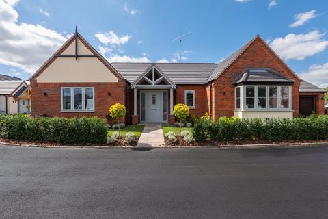 3 bedroom detached bungalow for sale, Britannia Gardens, Droitwich Road, Fernhill Heath, WR3