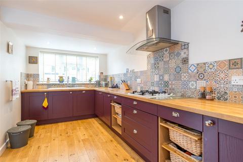 3 bedroom terraced house for sale, Meadows Way, Hadleigh