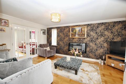 3 Beechwood Gate, Lanark, ML11 9FL