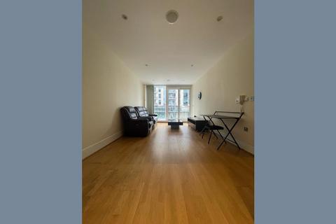 2 bedroom apartment to rent, Juniper Drive, London SW18