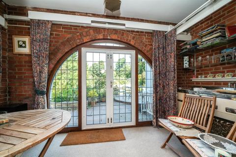 18 Abbots Road, Abbots Langley, WD5 0AZ