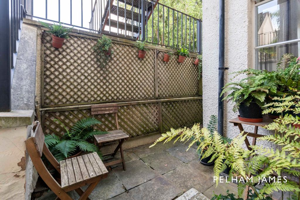 Private Courtyard, Flat 4, Clare Lodge, Wothorpe