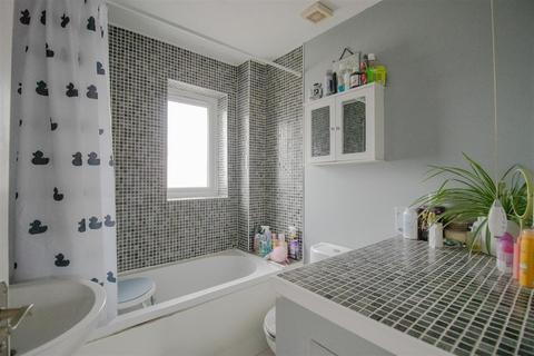 7 Birchen Lee, Emerson Valley, Milton Keynes, MK4 2JX