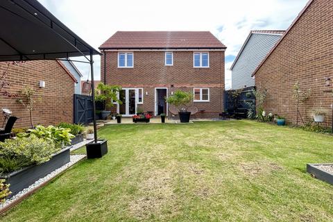 4 bedroom detached house for sale, Wicket Avenue, Rainham, Gillingham, Kent, ME8