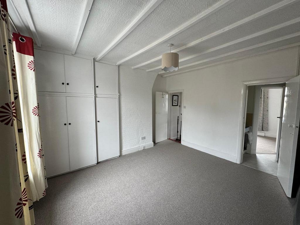 Bedroom 1.jpg